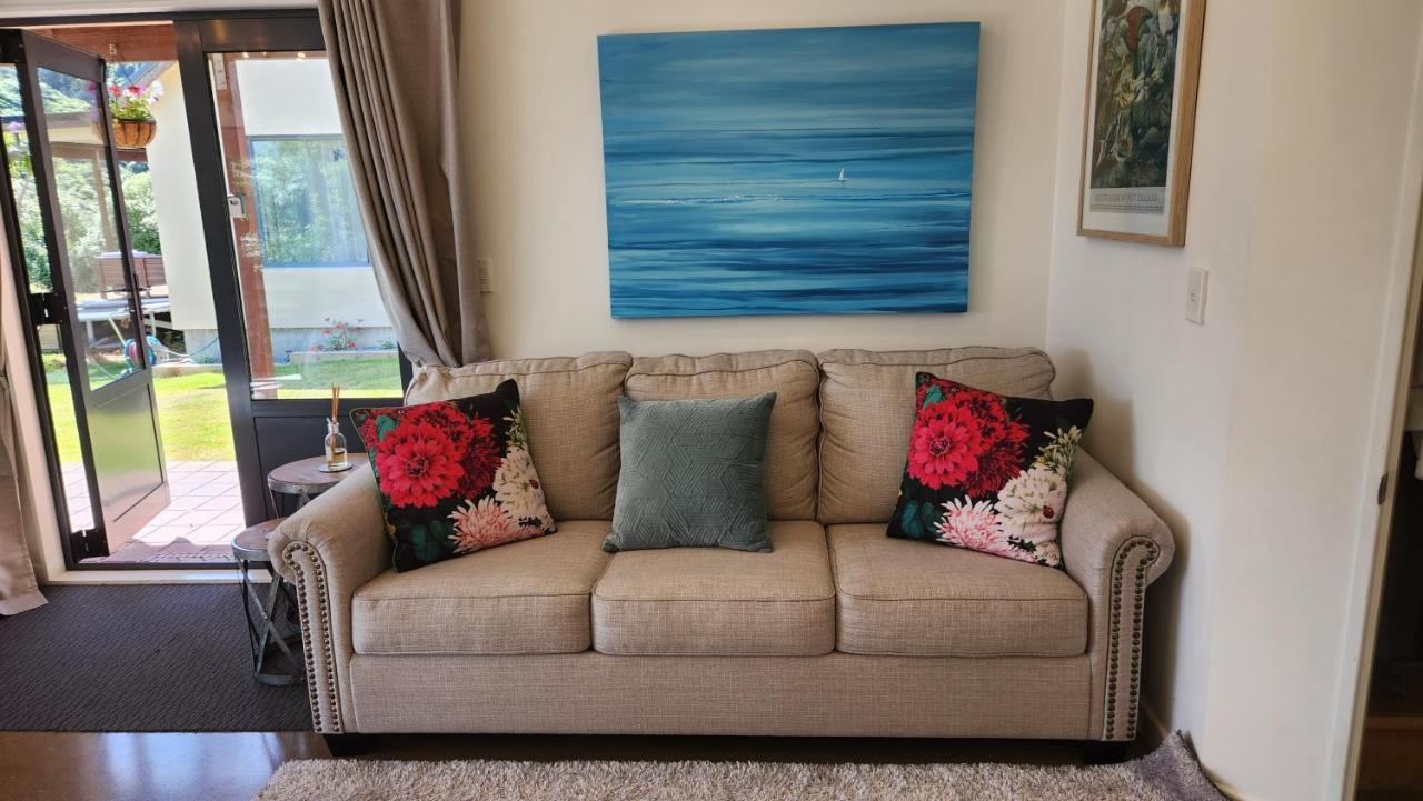 Boutique Art Retreat Hotell Upper Hutt Eksteriør bilde